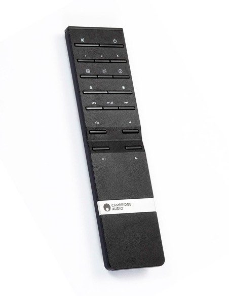 ПДУ интегральным усилителем-стримером Cambridge Audio EVO 150